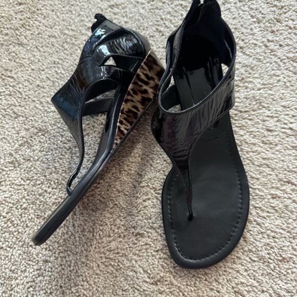 Donald J. Pliner Shoes - Donald J Pliner Black & Leopard Print Wedge Thong Sandals Women’s Size 7
